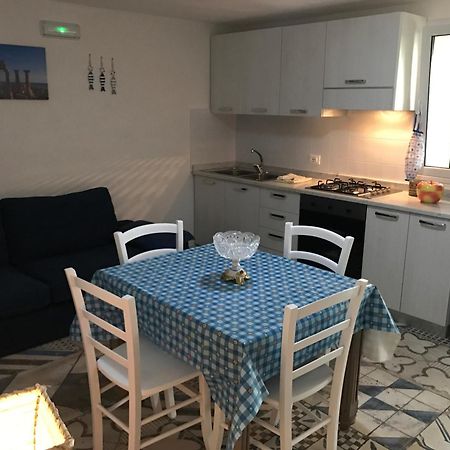 Villa Ceni - Appartamenti Con Camere, Cucina, Wc E Terrazza Sul Mare In Villa Con Piscina, Giardino E Parcheggio مارينيلا دي سيلينونتي المظهر الخارجي الصورة