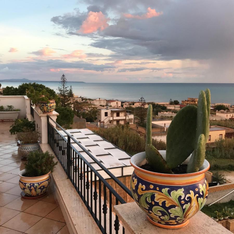 Villa Ceni - Appartamenti Con Camere, Cucina, Wc E Terrazza Sul Mare In Villa Con Piscina, Giardino E Parcheggio مارينيلا دي سيلينونتي المظهر الخارجي الصورة