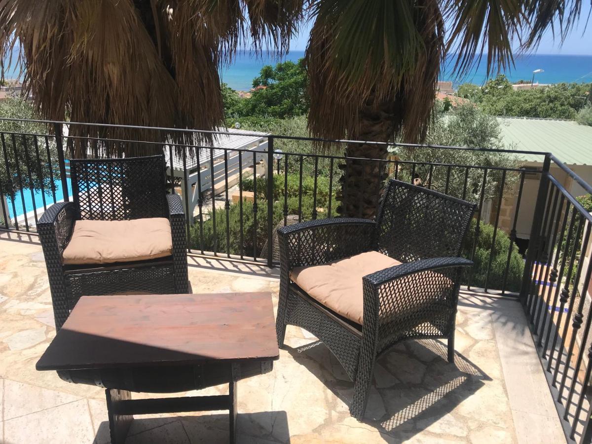 Villa Ceni - Appartamenti Con Camere, Cucina, Wc E Terrazza Sul Mare In Villa Con Piscina, Giardino E Parcheggio مارينيلا دي سيلينونتي المظهر الخارجي الصورة