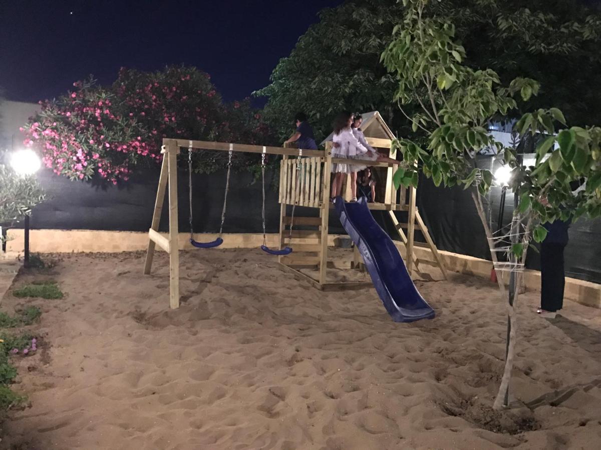 Villa Ceni - Appartamenti Con Camere, Cucina, Wc E Terrazza Sul Mare In Villa Con Piscina, Giardino E Parcheggio مارينيلا دي سيلينونتي المظهر الخارجي الصورة