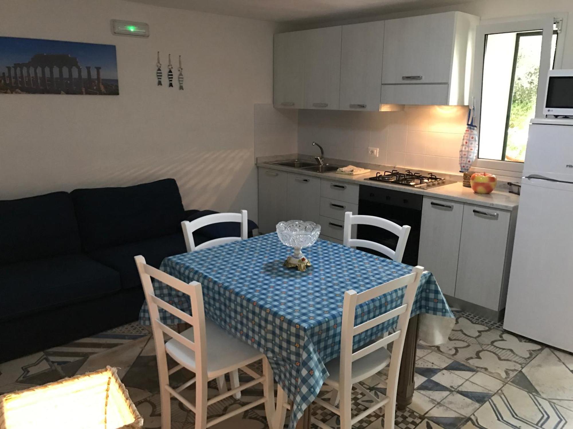 Villa Ceni - Appartamenti Con Camere, Cucina, Wc E Terrazza Sul Mare In Villa Con Piscina, Giardino E Parcheggio مارينيلا دي سيلينونتي المظهر الخارجي الصورة