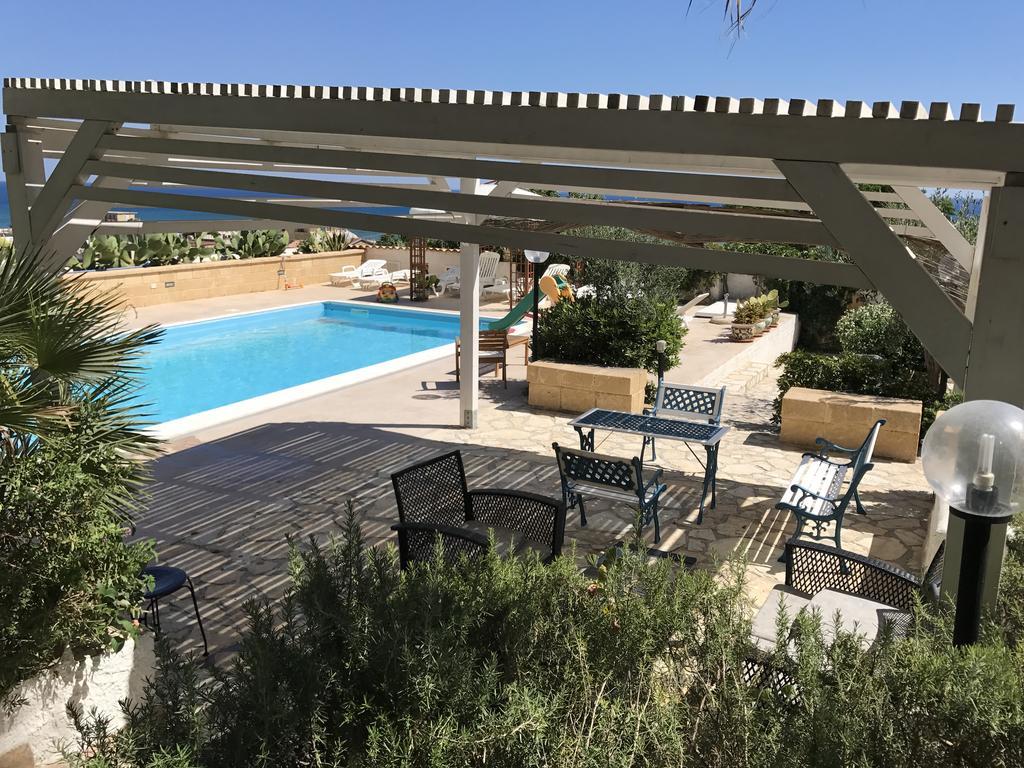 Villa Ceni - Appartamenti Con Camere, Cucina, Wc E Terrazza Sul Mare In Villa Con Piscina, Giardino E Parcheggio مارينيلا دي سيلينونتي المظهر الخارجي الصورة