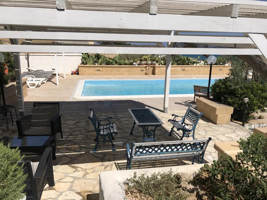 Villa Ceni - Appartamenti Con Camere, Cucina, Wc E Terrazza Sul Mare In Villa Con Piscina, Giardino E Parcheggio مارينيلا دي سيلينونتي المظهر الخارجي الصورة