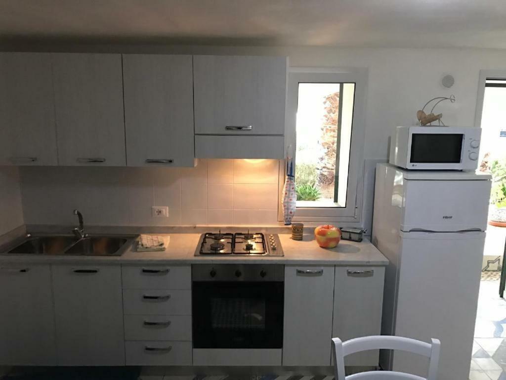 Villa Ceni - Appartamenti Con Camere, Cucina, Wc E Terrazza Sul Mare In Villa Con Piscina, Giardino E Parcheggio مارينيلا دي سيلينونتي المظهر الخارجي الصورة