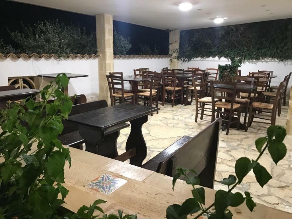 Villa Ceni - Appartamenti Con Camere, Cucina, Wc E Terrazza Sul Mare In Villa Con Piscina, Giardino E Parcheggio مارينيلا دي سيلينونتي المظهر الخارجي الصورة