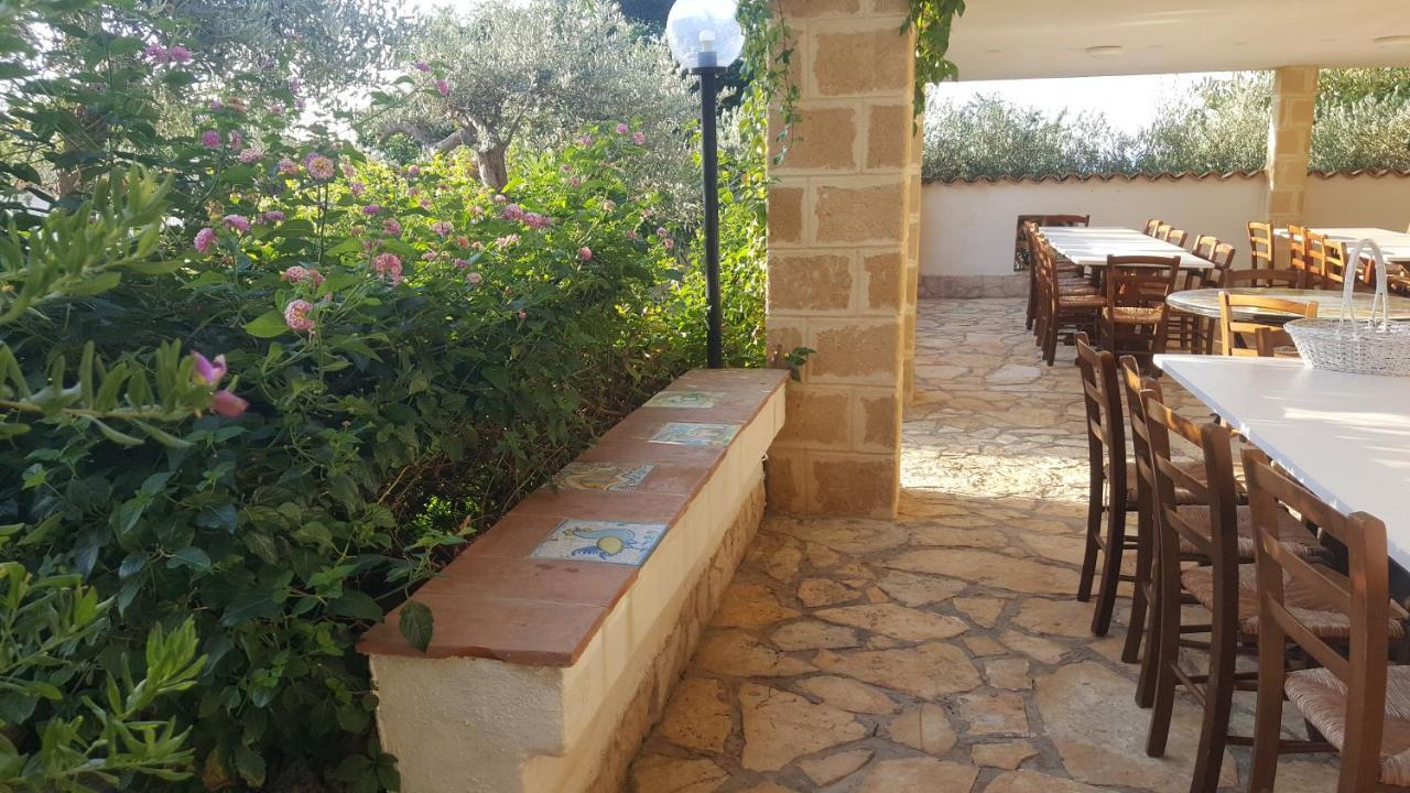 Villa Ceni - Appartamenti Con Camere, Cucina, Wc E Terrazza Sul Mare In Villa Con Piscina, Giardino E Parcheggio مارينيلا دي سيلينونتي المظهر الخارجي الصورة