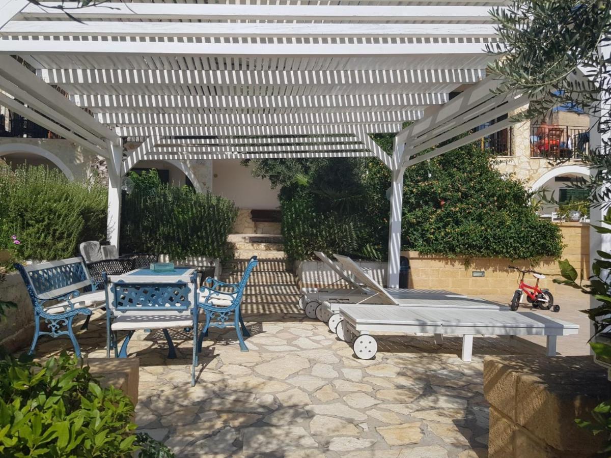Villa Ceni - Appartamenti Con Camere, Cucina, Wc E Terrazza Sul Mare In Villa Con Piscina, Giardino E Parcheggio مارينيلا دي سيلينونتي المظهر الخارجي الصورة