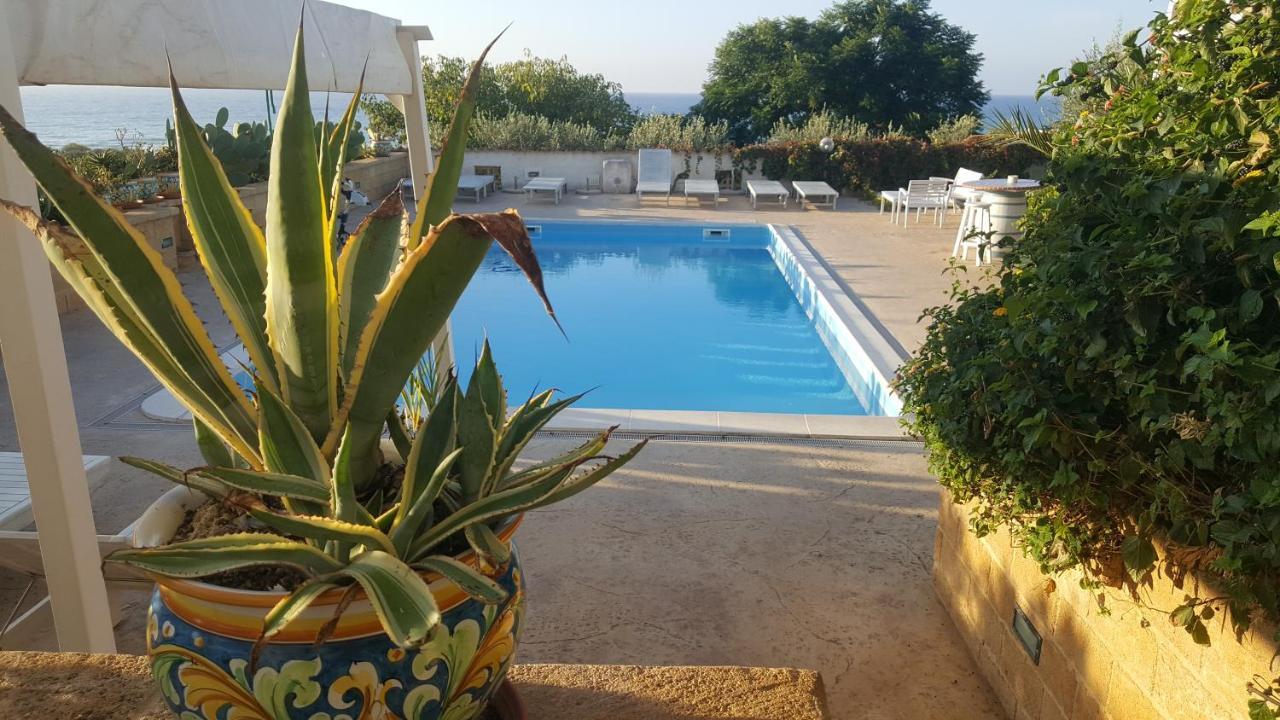 Villa Ceni - Appartamenti Con Camere, Cucina, Wc E Terrazza Sul Mare In Villa Con Piscina, Giardino E Parcheggio مارينيلا دي سيلينونتي المظهر الخارجي الصورة